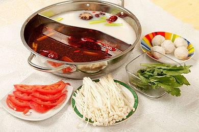 《魔女之泉R》上架Steam 年内发售、支持中文